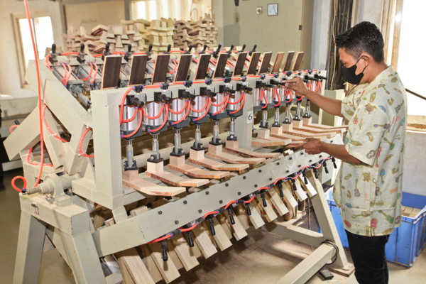Scarf Jointing the Headstock to the Neck